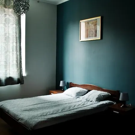 Tramp Aparthostel Хостел