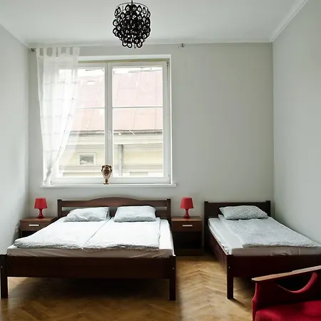 Tramp Aparthostel Хостел