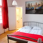Hostel Tramp Aparthostel Krasków