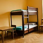Tramp Aparthostel Hostel *