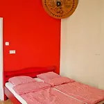 Tramp Aparthostel Hostel *