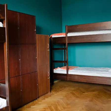 Tramp Aparthostel * Краков